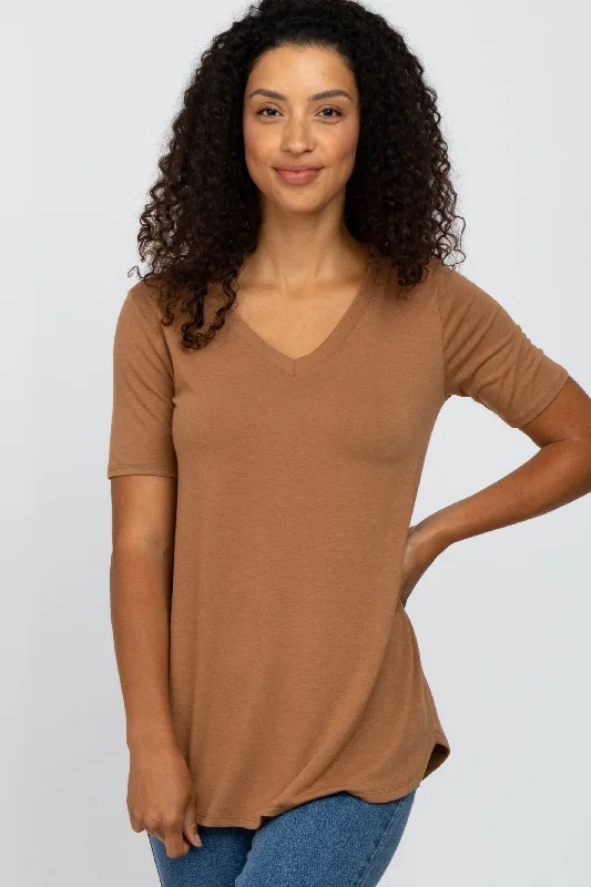 Off-Shoulder Short Sleeve TopsCamel V-Neck Short Sleeve Round Hem Top